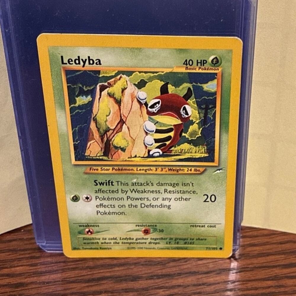 Ledyba 71/105 Neo Destiny 2000 Light Play MP Vintage Pokémon Card PK0046